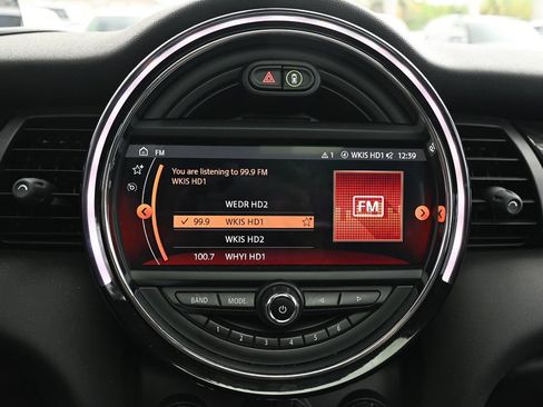 Used 2020 MINI Cooper S image 19