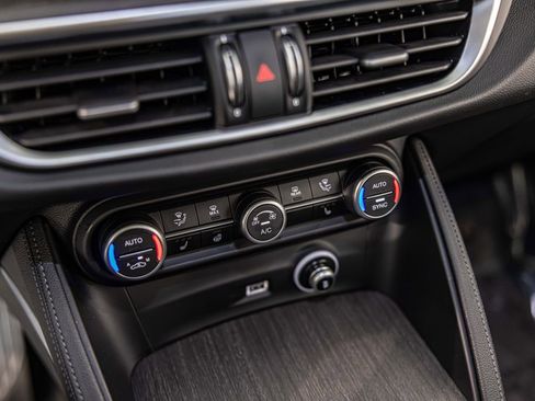 Used 2023 Alfa Romeo Stelvio Ti AWD/4WD image 29