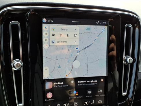 New 2026 Volvo XC40 B5 Plus w/ Protection Package Premier image 19