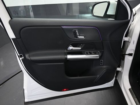 Used 2025 Mercedes-Benz GLA 250 image 17