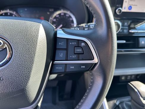 Used 2023 Toyota Highlander LE image 19