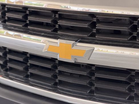 Used 2017 Chevrolet Silverado 1500 W/T AWD/4WD image 9