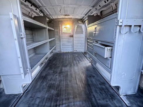 Used 2017 Chevrolet Express 2500 image 14