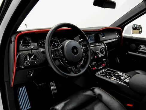 Used 2023 Rolls-Royce Cullinan Black Badge image 6