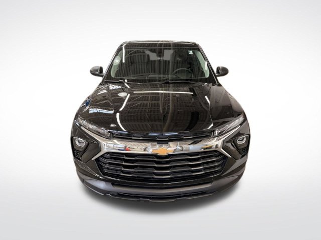 Used 2024 Chevrolet TrailBlazer LS w/ LS Convenience Package FWD image 2