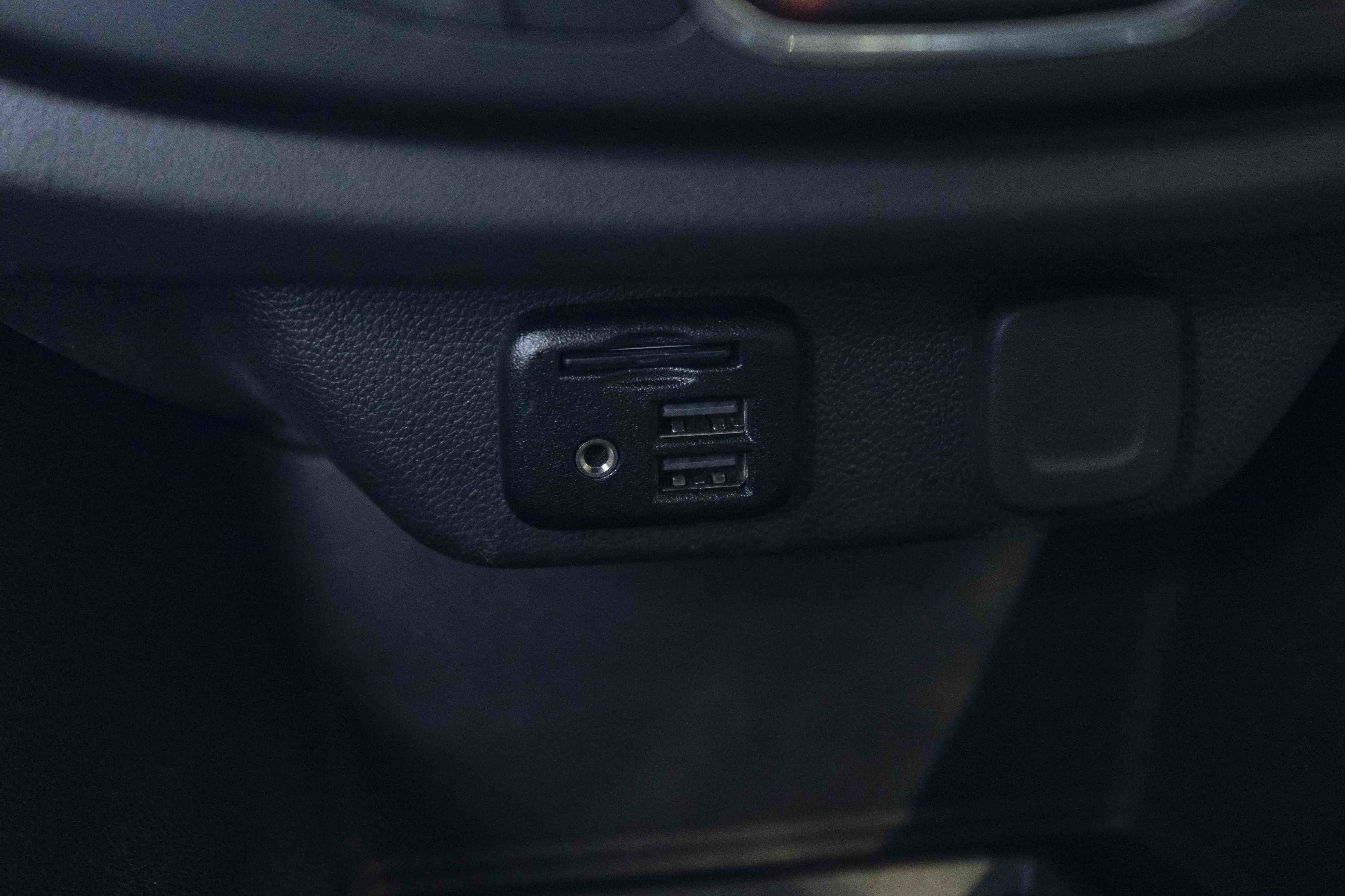 Used 2023 Chevrolet Traverse High Country w/ LPO, Floor Liner Package FWD image 35