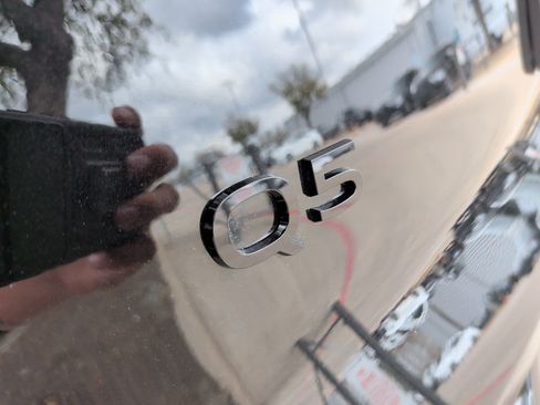 Certified 2025 Audi Q5 Premium w/ Convenience Package image 36