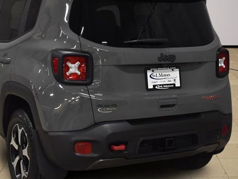 Certified 2021 Jeep Renegade Trailhawk w/ Trailer Tow Group AWD/4WD image 32