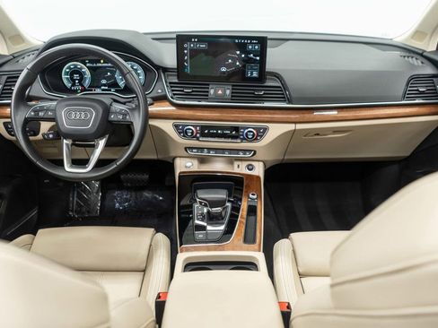Used 2023 Audi Q5 e Premium Plus w/ Premium Plus Package AWD/4WD image 10
