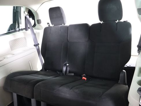 Used 2016 Dodge Grand Caravan American Value Package image 27