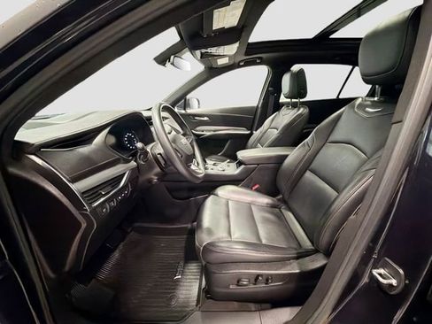 Certified 2023 Cadillac XT4 Premium Luxury w/ Technology Package AWD/4WD image 19