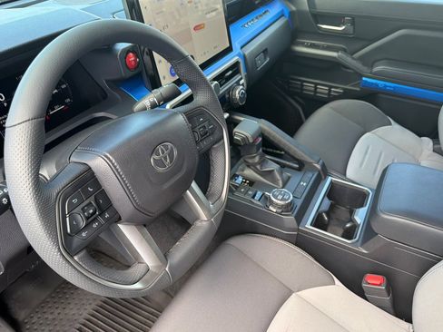 Used 2026 Toyota Tacoma TRD Off-Road AWD/4WD image 12