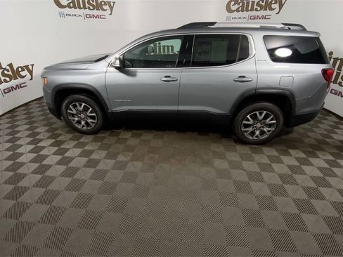 Used 2023 GMC Acadia SLE w/ Driver Convenience Package image 5