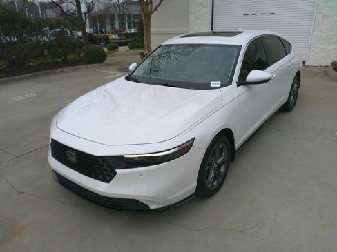 Used 2023 Honda Accord EX-L image 6