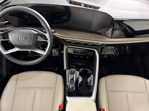Used 2025 Audi Q5 Premium w/ Convenience Package AWD/4WD image 12