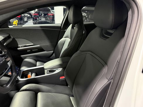 Used 2024 Lucid Air Touring AWD/4WD image 25