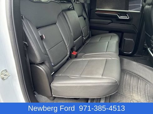 Used 2025 GMC Sierra 3500 Denali w/ Denali Reserve Package AWD/4WD image 37