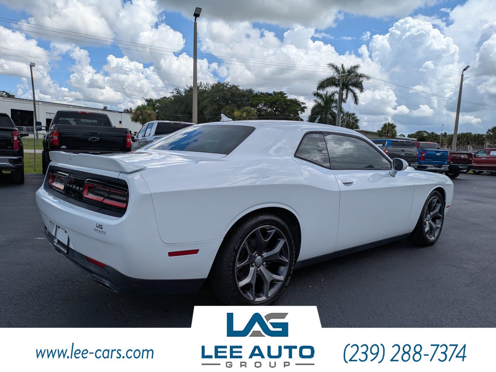 Used 2015 Dodge Challenger SXT Plus w/ Driver Convenience Group RWD image 3