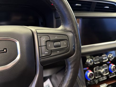 Used 2023 GMC Yukon XL Denali Ultimate AWD/4WD image 17