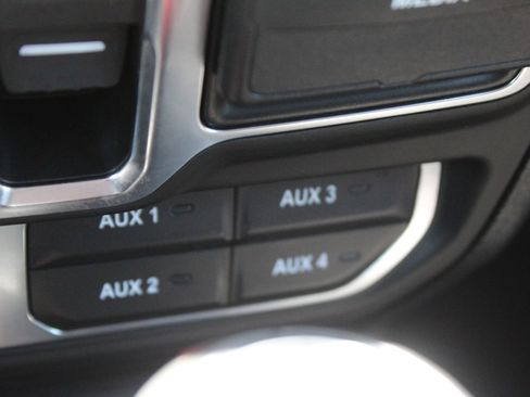 Used 2020 Jeep Gladiator Rubicon AWD/4WD image 42
