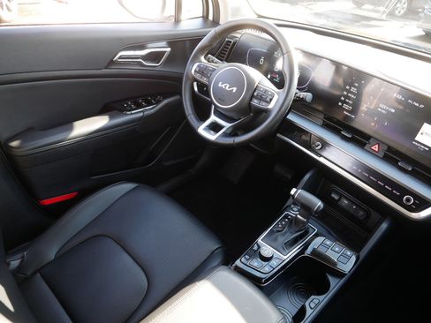 Certified 2023 Kia Sportage EX image 9