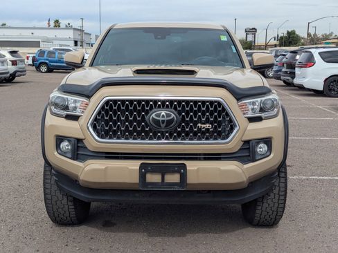 Used 2018 Toyota Tacoma TRD Sport w/ Technology Package image 8
