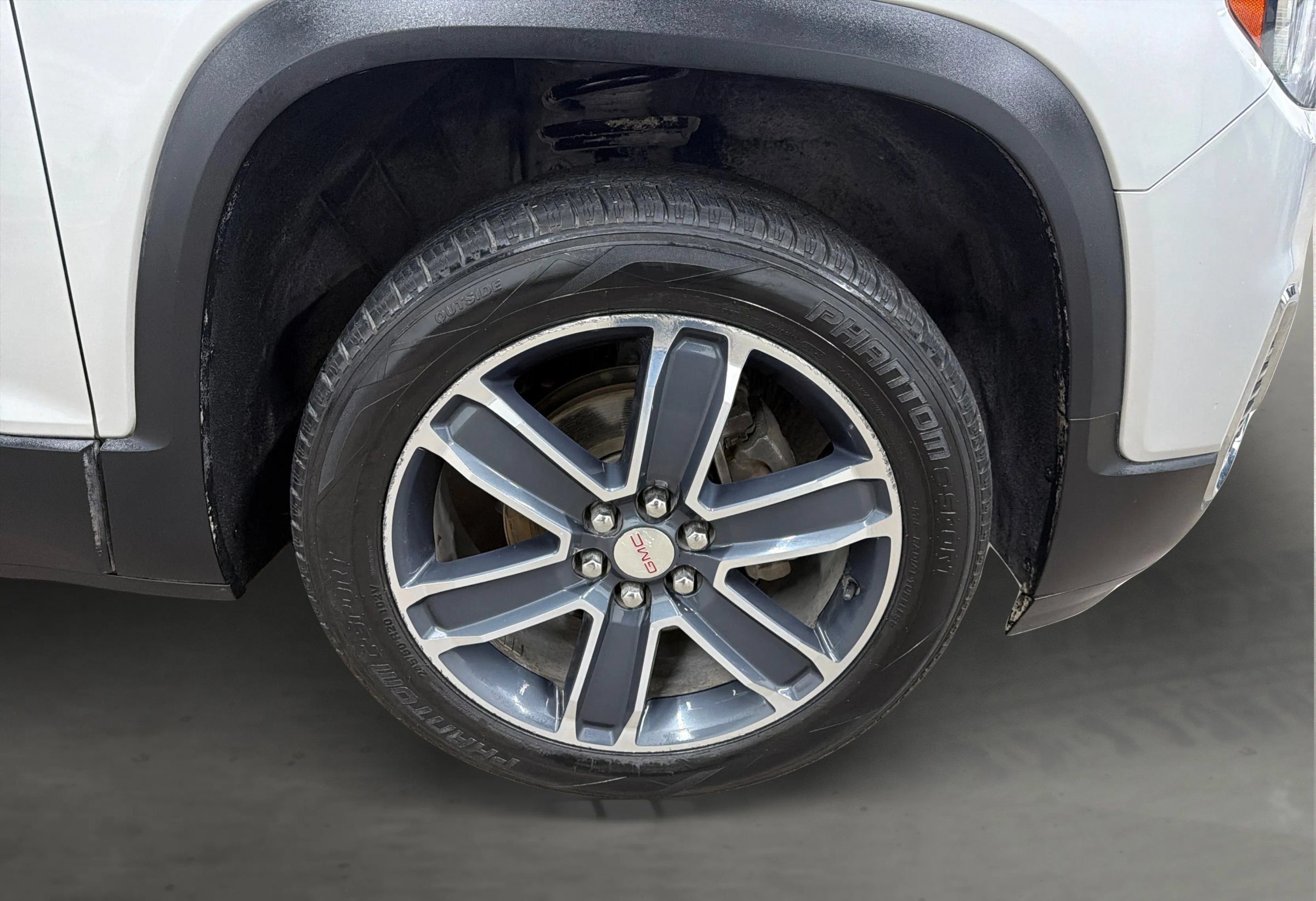 Used 2020 GMC Acadia SLT w/ LPO, Cargo Package FWD image 46