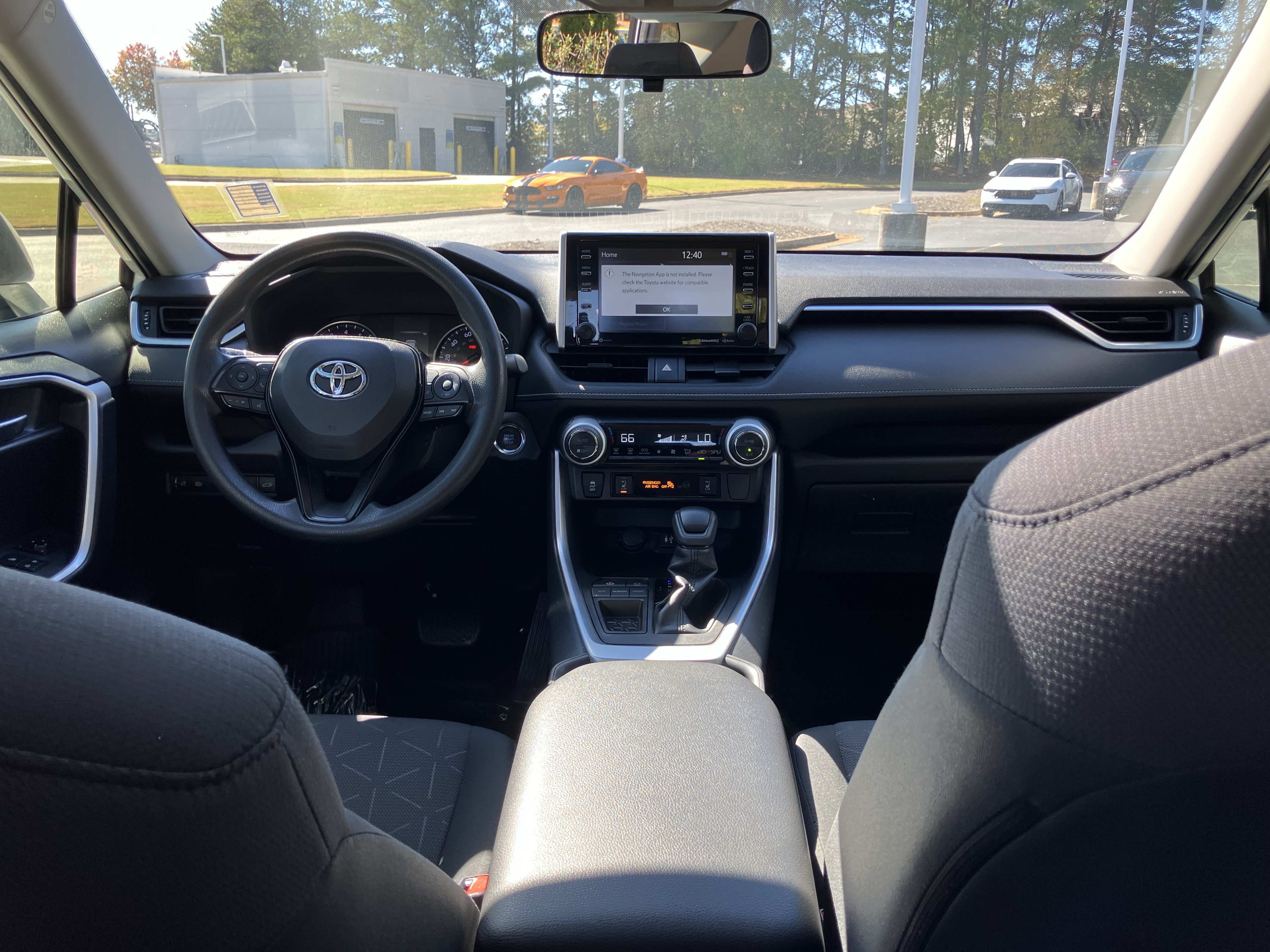 Used 2019 Toyota RAV4 XLE w/ Convenience Package FWD image 33