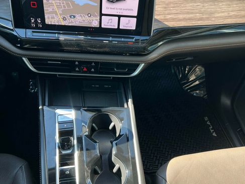 Used 2024 Volkswagen Atlas SEL image 34