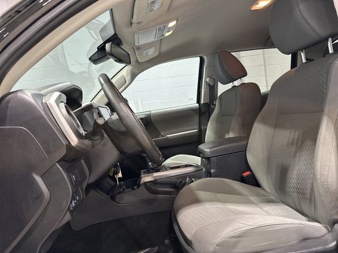 Certified 2022 Toyota Tacoma SR5 AWD/4WD image 13