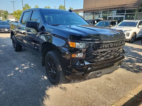 Used 2023 Chevrolet Silverado 1500 Custom RWD image 2