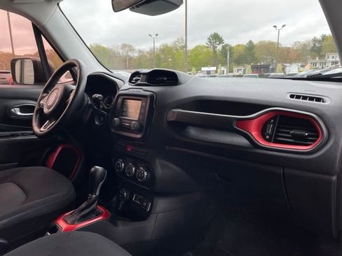 Used 2015 Jeep Renegade Trailhawk AWD/4WD image 26