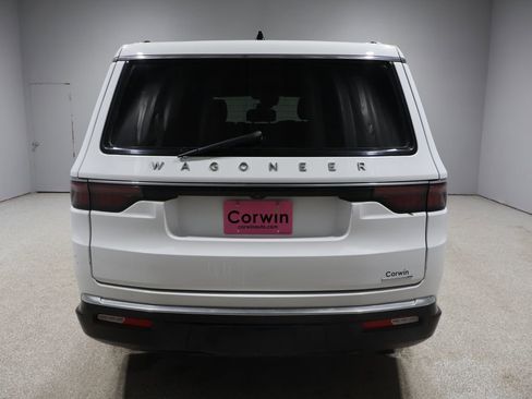 Used 2024 Jeep Wagoneer L Series III w/ Flexible Seating Group image 3