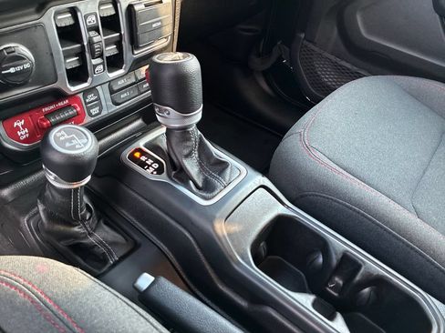 Used 2026 Jeep Wrangler Unlimited Rubicon AWD/4WD image 10