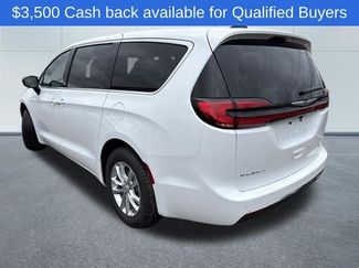 New 2026 Chrysler Pacifica Select AWD/4WD video 2