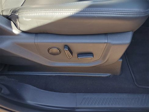 Used 2024 Ford Expedition Max XLT image 40