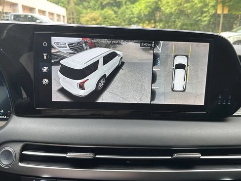 Used 2024 Hyundai Palisade Limited FWD image 12