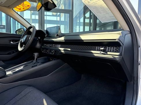Used 2024 Honda Accord EX image 17