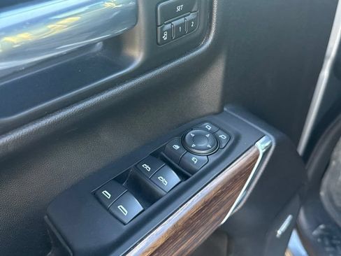 Used 2021 Chevrolet Silverado 1500 High Country w/ Technology Package AWD/4WD image 8