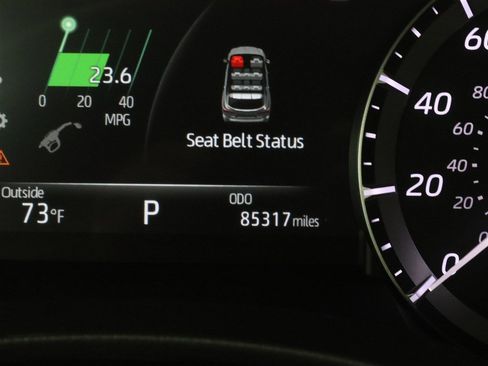 Used 2020 Toyota Highlander XLE AWD/4WD image 32