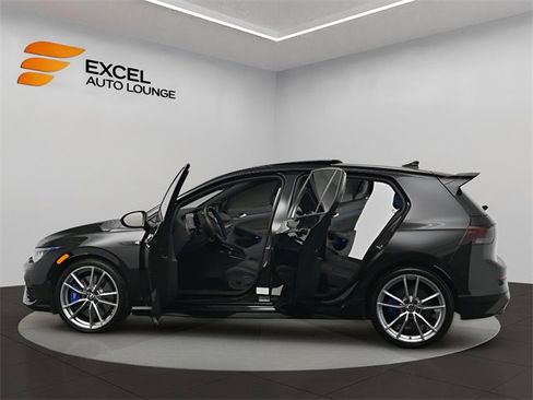Used 2024 Volkswagen Golf R image 56