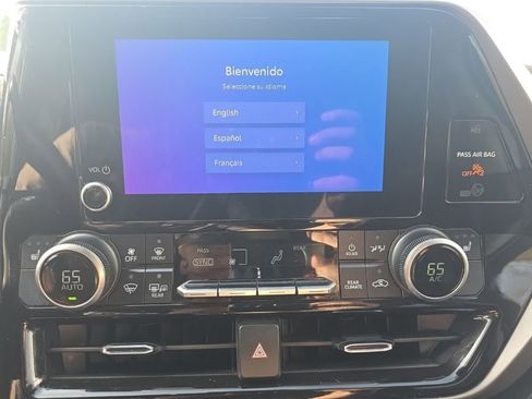 Used 2024 Toyota Highlander XLE image 34