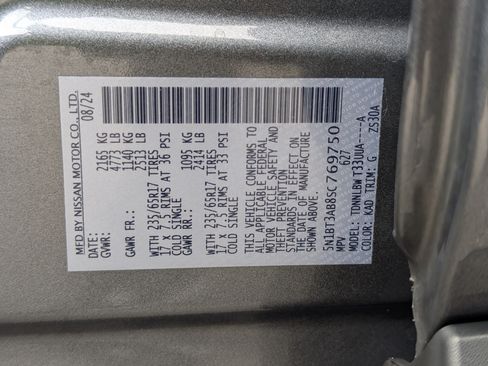 Used 2025 Nissan Rogue S AWD/4WD image 35