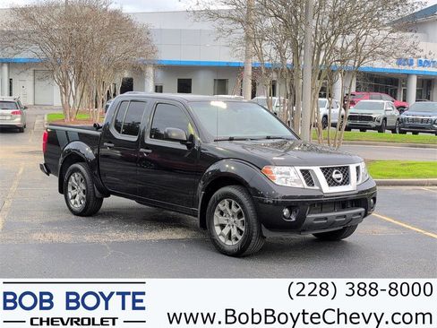Used 2020 Nissan Frontier SV image 1