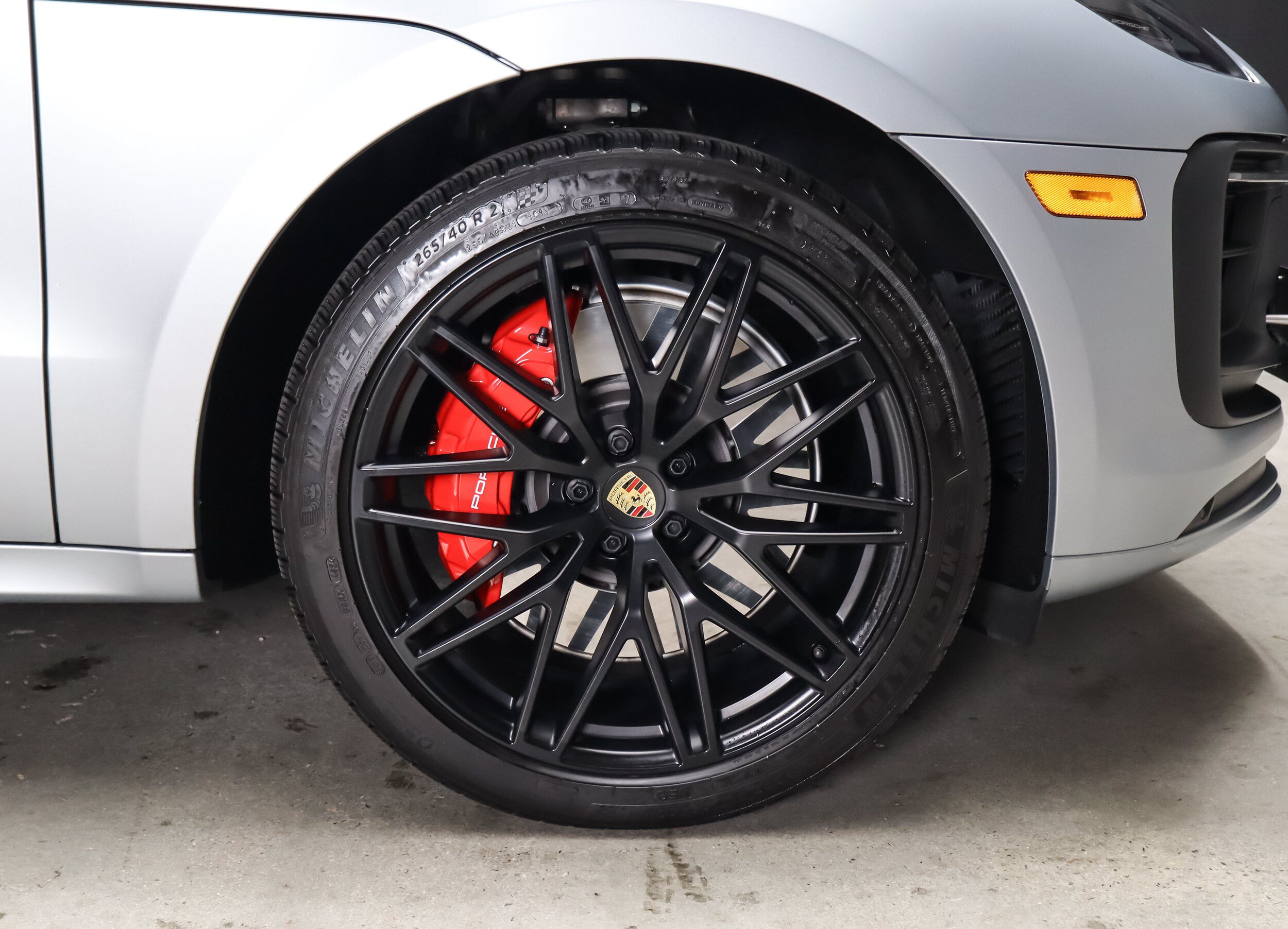 Certified 2025 Porsche Macan GTS AWD/4WD image 14