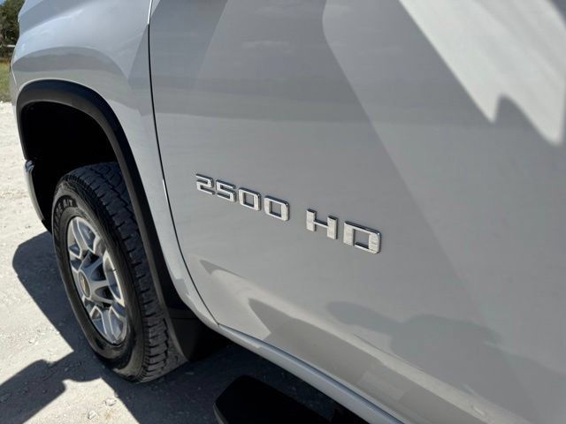 Used 2025 Chevrolet Silverado 2500 LT w/ Convenience Package AWD/4WD image 11