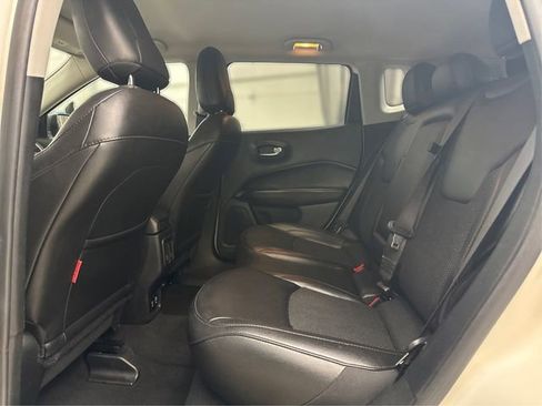 Used 2021 Jeep Compass Trailhawk image 11