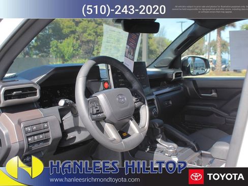 Used 2024 Toyota Tacoma TRD Sport image 11