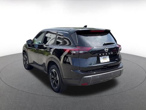 Used 2025 Nissan Rogue SV AWD/4WD image 10