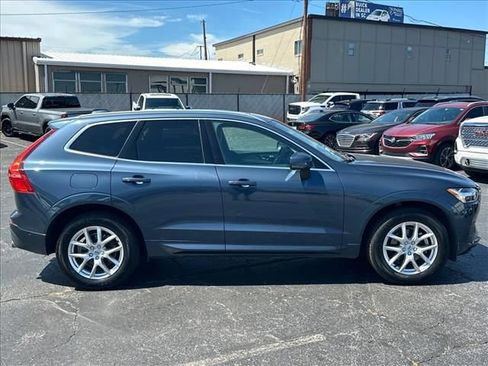 Used 2019 Volvo XC60 T5 Momentum FWD image 12
